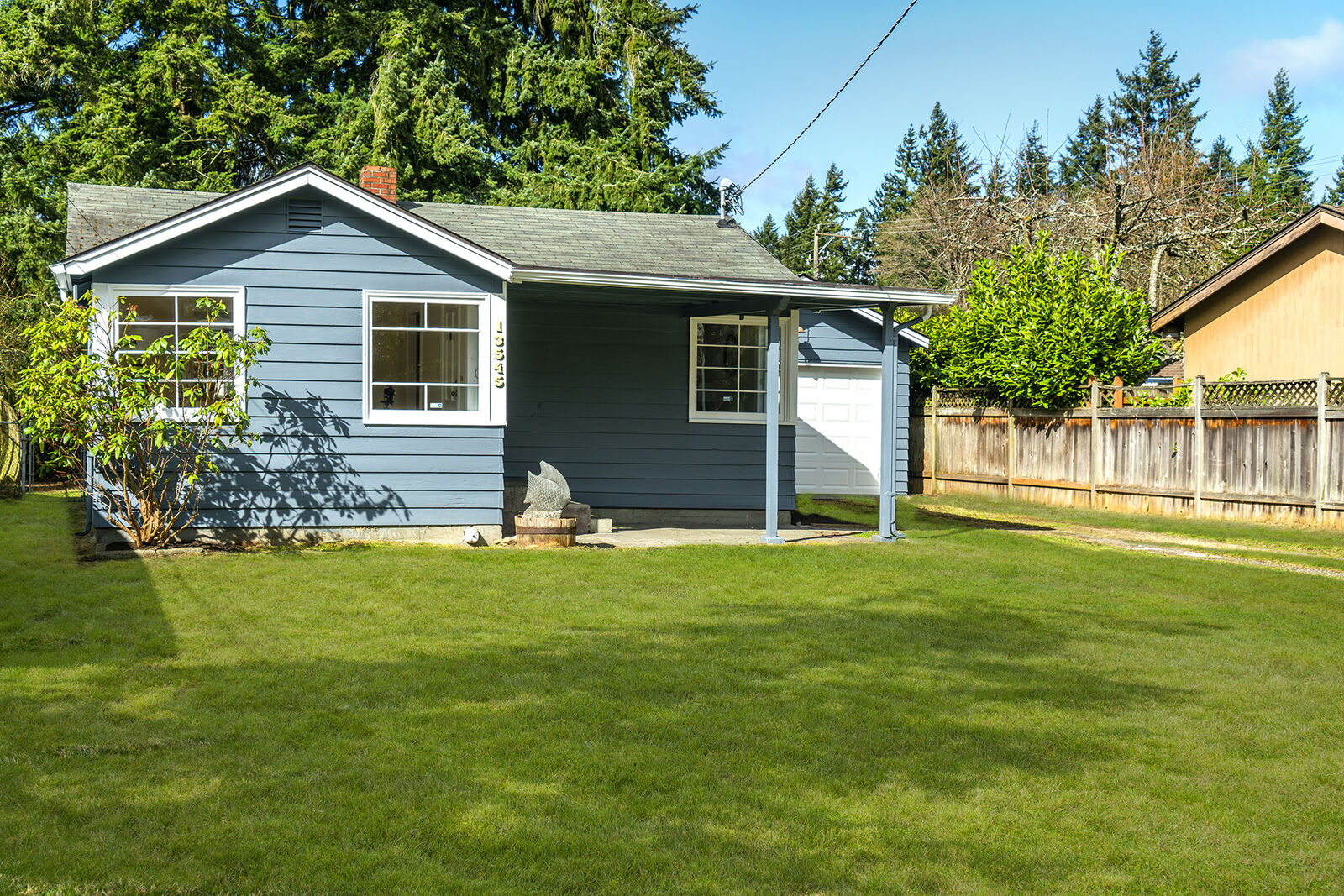 Property Photo:  13545  Densmore Avenue N  WA 98133 