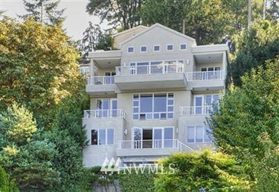 Property Photo:  333 Shoreland Drive SE  WA 98004 