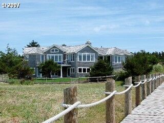 Property Photo: 89211 Pinehurst Rd OR 97138
