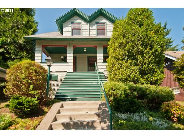 Property Photo:  2047 NW 33rd Ave  OR 97210 