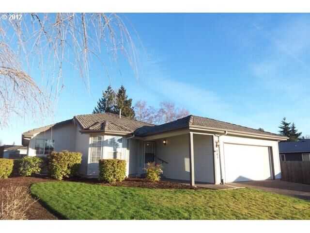 Property Photo:  203 NW 95th Cir  WA 98665 