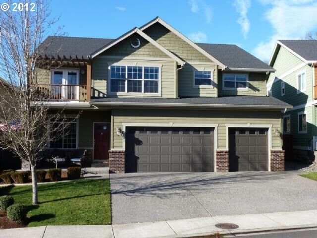 Property Photo:  393 N V St  WA 98671 