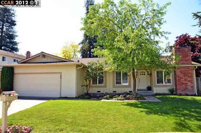 Property Photo:  229 Saint Christopher Dr  CA 94526-5350 