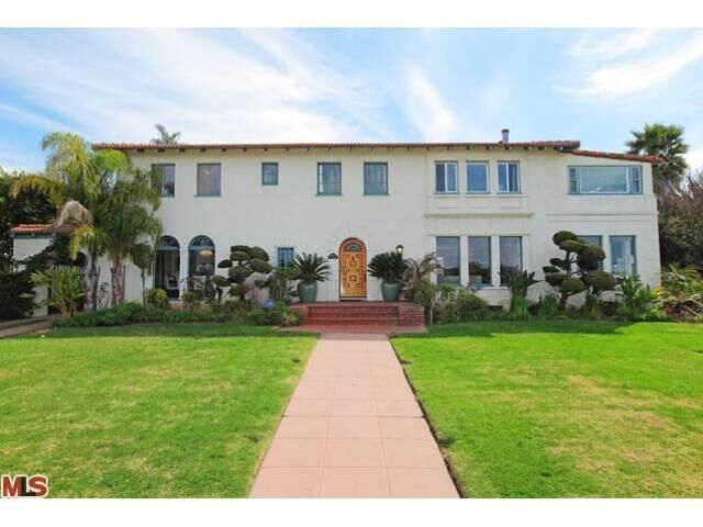 Property Photo: 526 Adelaide Dr CA 90402