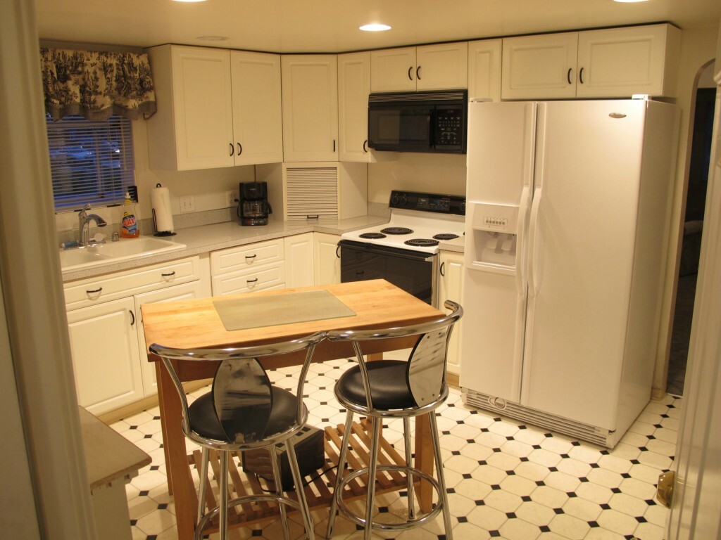 Property Photo: 200 Wells Ave N WA 98057