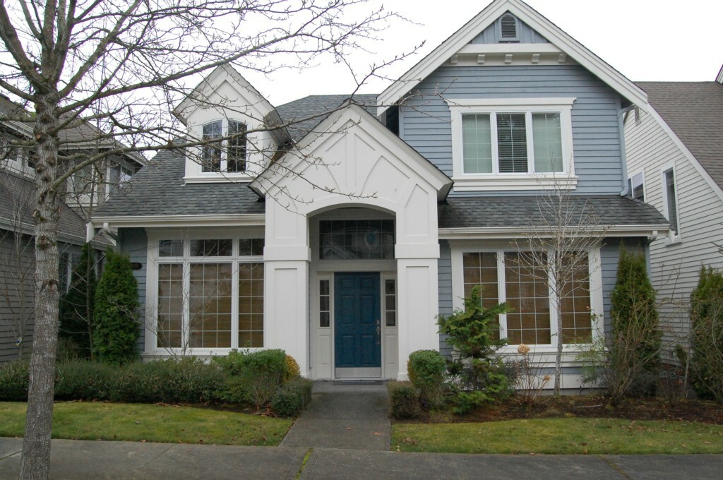 Property Photo:  2059 32nd Ave NE  WA 98029 