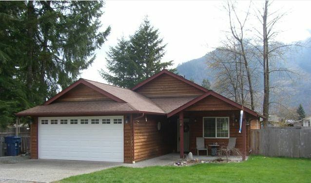 Property Photo:  840 Stillaguamish Ave  WA 98241 