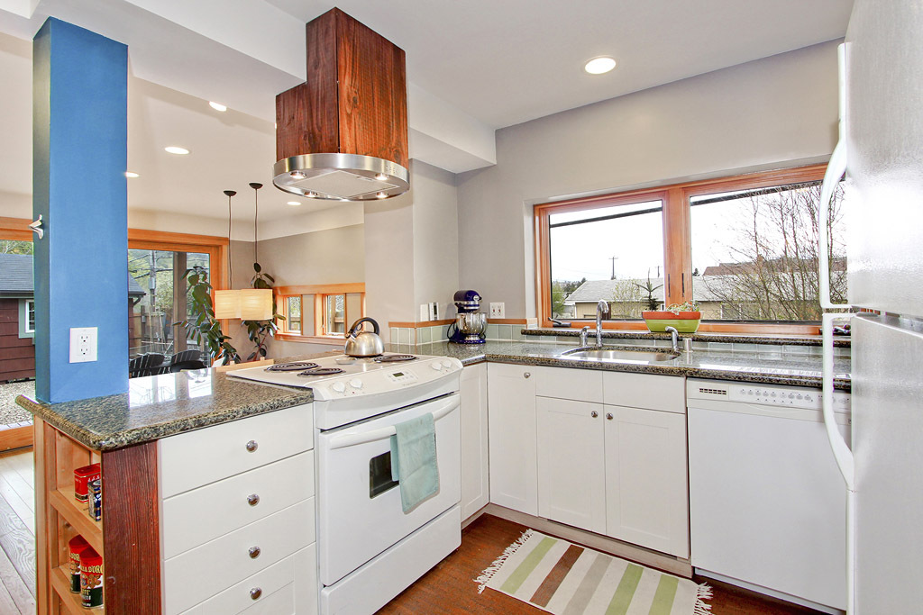 Property Photo:  5401 25th Ave SW  WA 98106 