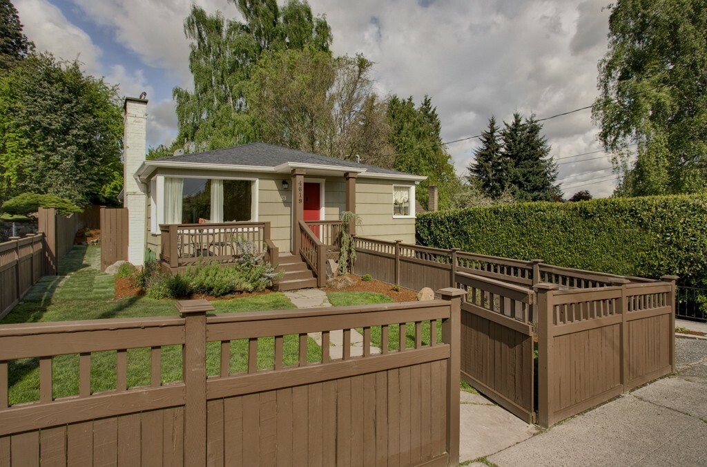 Property Photo:  4619 50 Ave S  WA 98118 