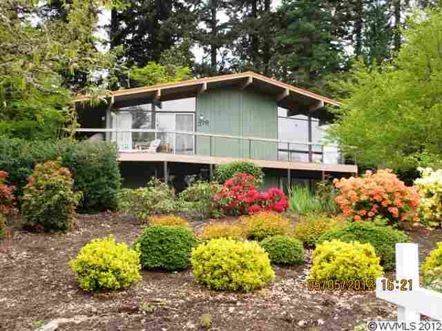 Property Photo: 378 Walnut Dr S OR 97361