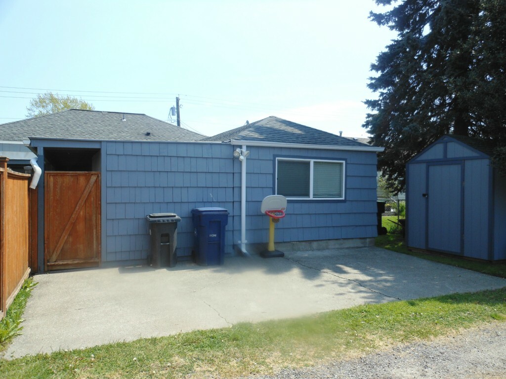 Property Photo:  1505 S 13th St  WA 98273 