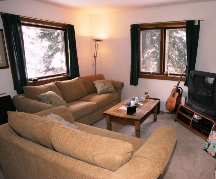 Property Photo:  7 Saint Anton St  WA 98068 