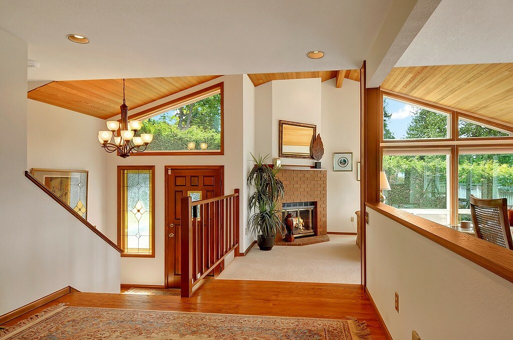 Property Photo: 805 Spruce Place WA 98020