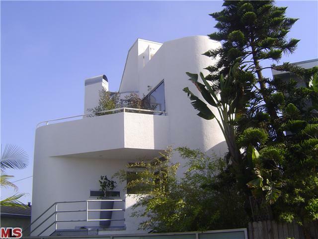 Property Photo:  120 Thornton Pl  CA 90291 