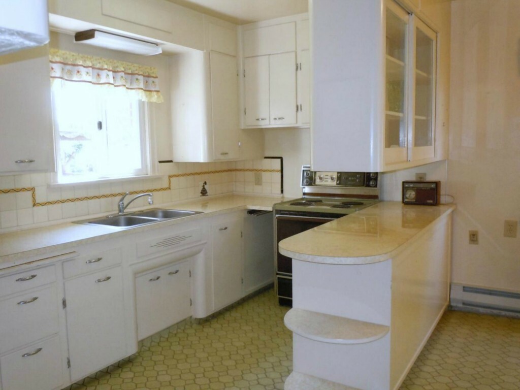 Property Photo: 518 4th Ave SW WA 98371