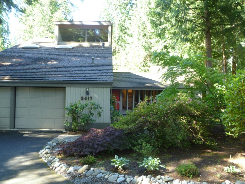 Property Photo:  2417 209th Ave NE  WA 98074 