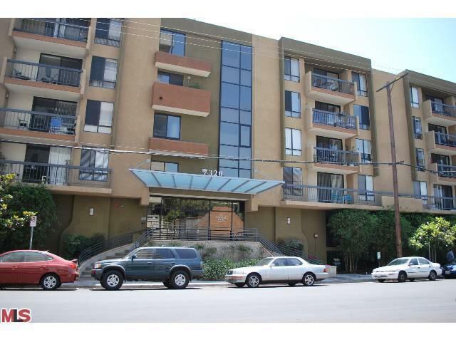 Property Photo: 7320 Hawthorn Ave 118 CA 90046