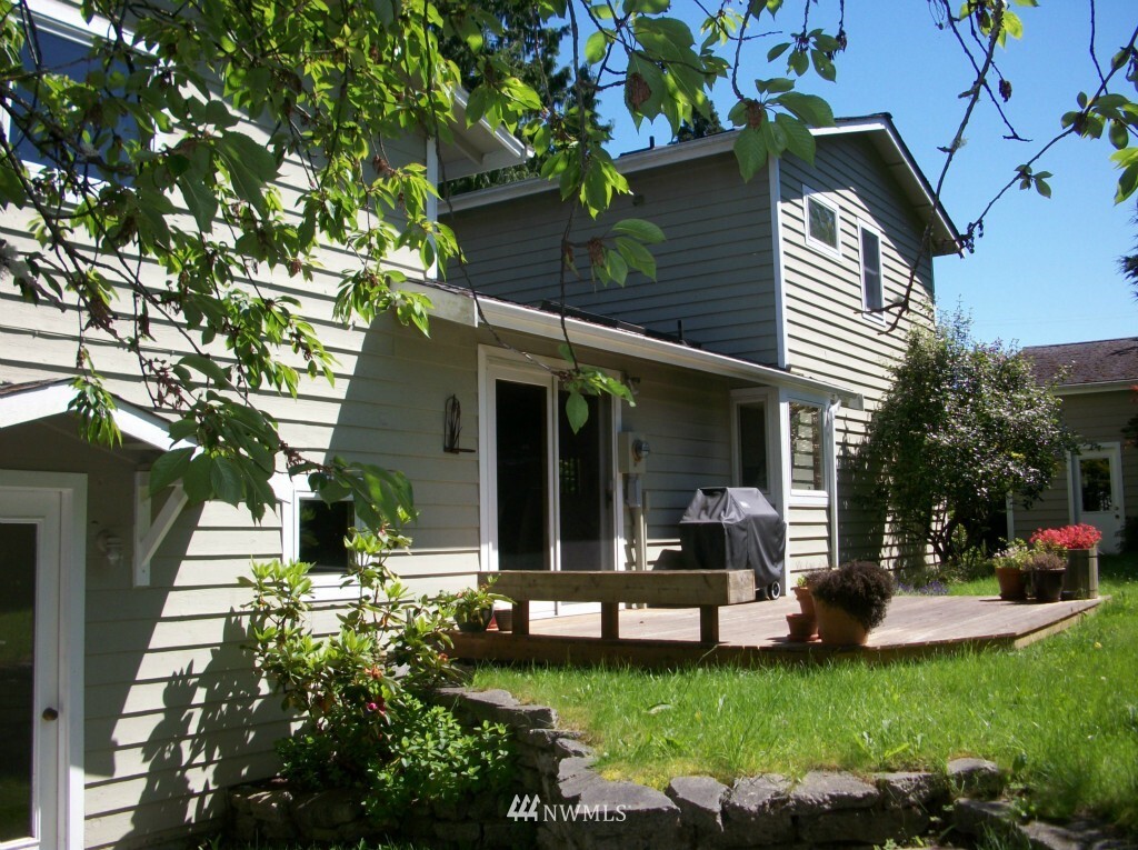 Property Photo:  111 4th Street  WA 98260 