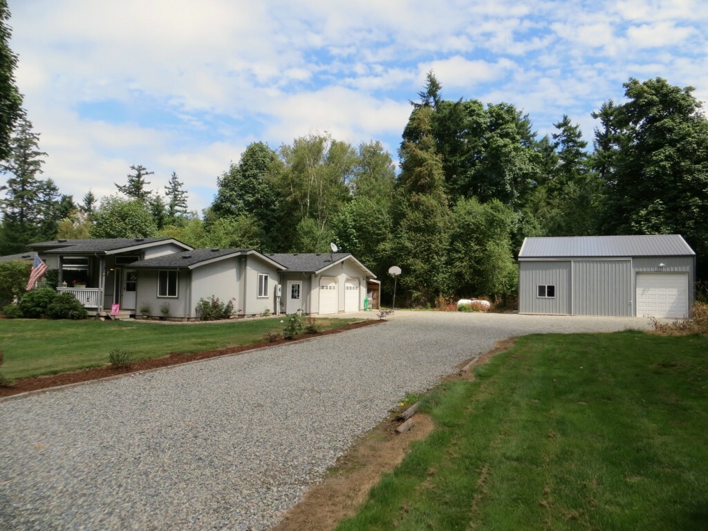 Property Photo: 2124 Harksell Rd WA 98248
