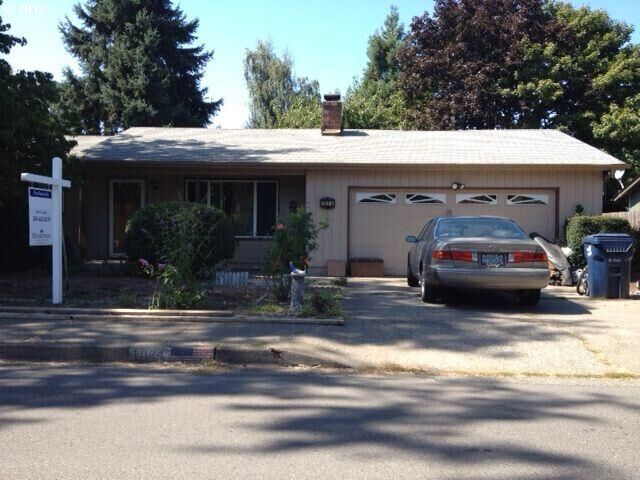 Property Photo: 1024 Laurel Ave OR 97478