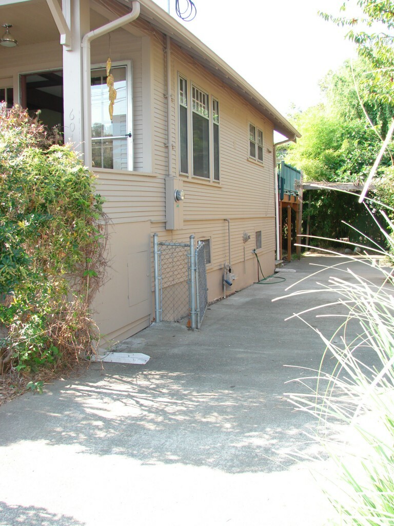 Property Photo:  601 Williams Ave S  WA 98057 