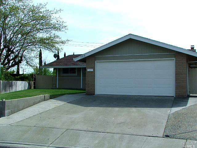 Property Photo: 366 Malheur Court CA 95687