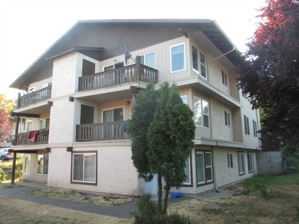 Property Photo:  2118 S 107th St  WA 98168 