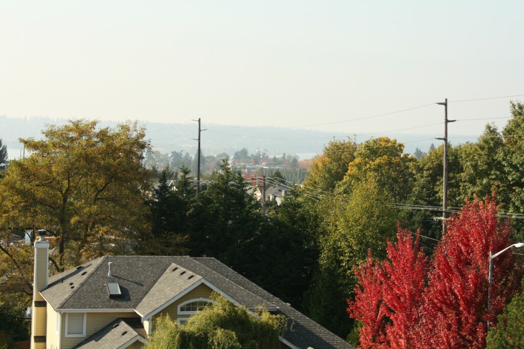 Property Photo: 1111 Kirkland Ave 5A WA 98033