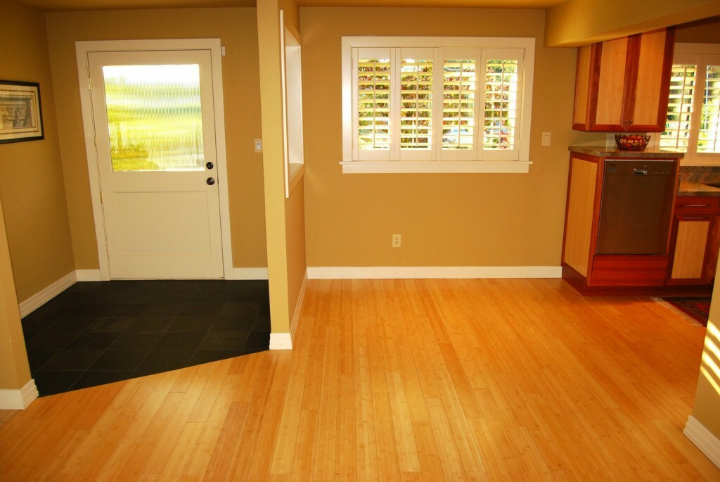 Property Photo: 316 Riverview Dr NE WA 98002