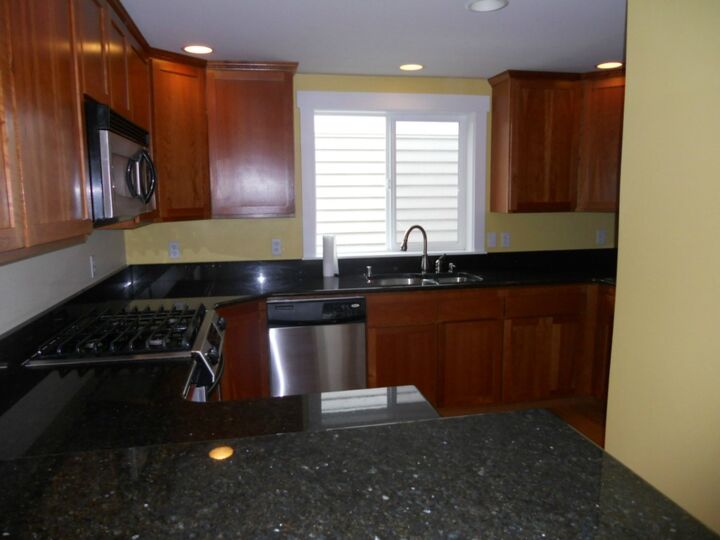 Property Photo:  3018  60 Avenue SW A  WA 98116 