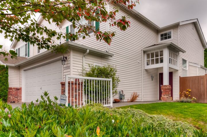 Property Photo: 21508 40th Ave W WA 98043