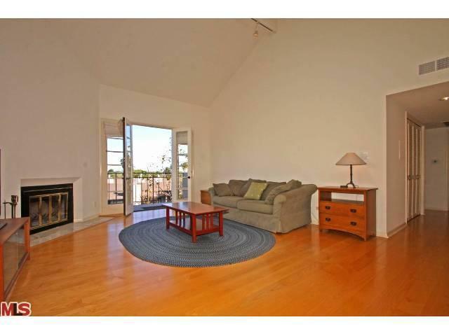 Property Photo: 2219 S Bentley Ave 301 CA 90064