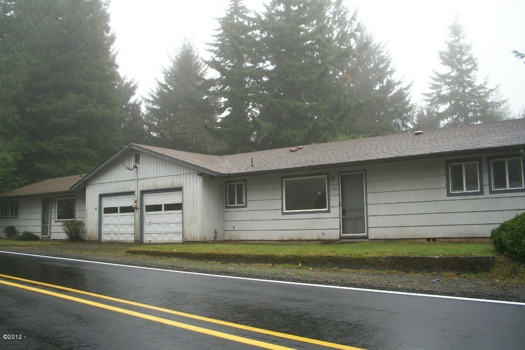 Property Photo:  1352/1354 NE Yaquina Heights Drive  OR 97365 