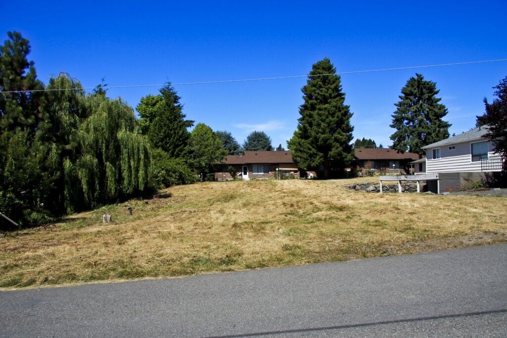 Property Photo:  724 NE Harrison St  WA 98370 