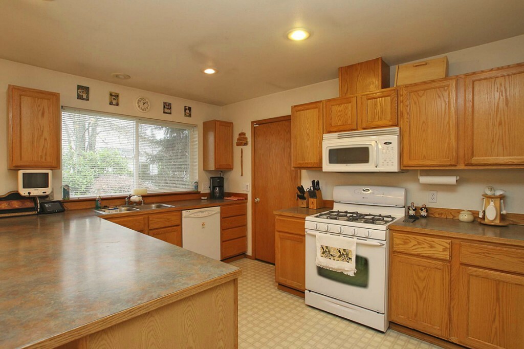 Property Photo:  10267 26th Ave SW  WA 98146 