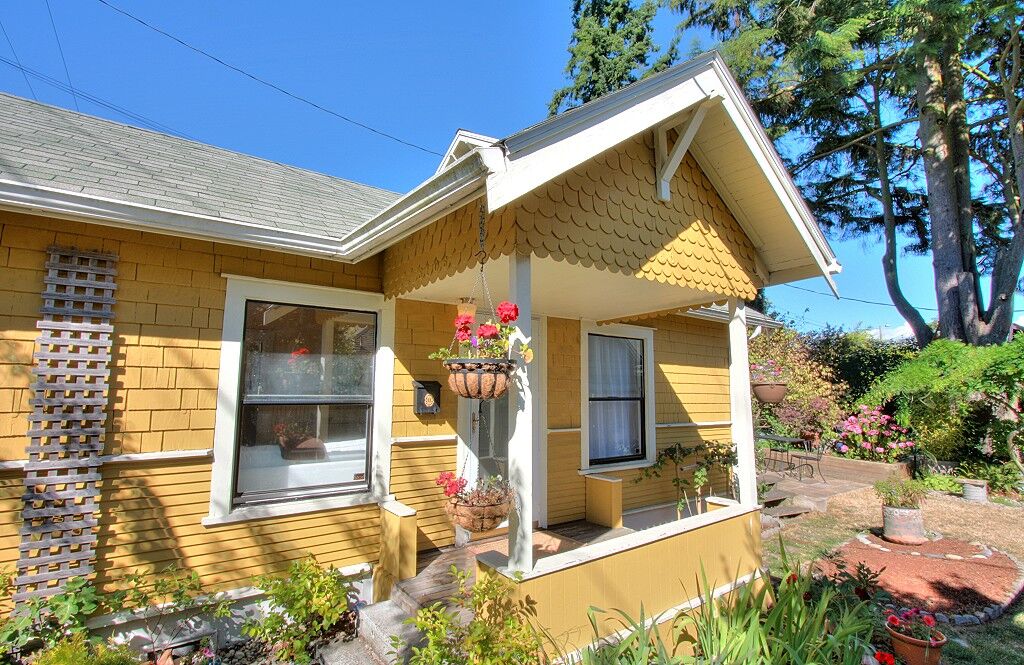 Property Photo: 8106 8th Ave NW WA 98117