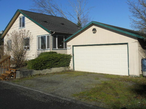 Property Photo:  8436 S 134th St  WA 98178 