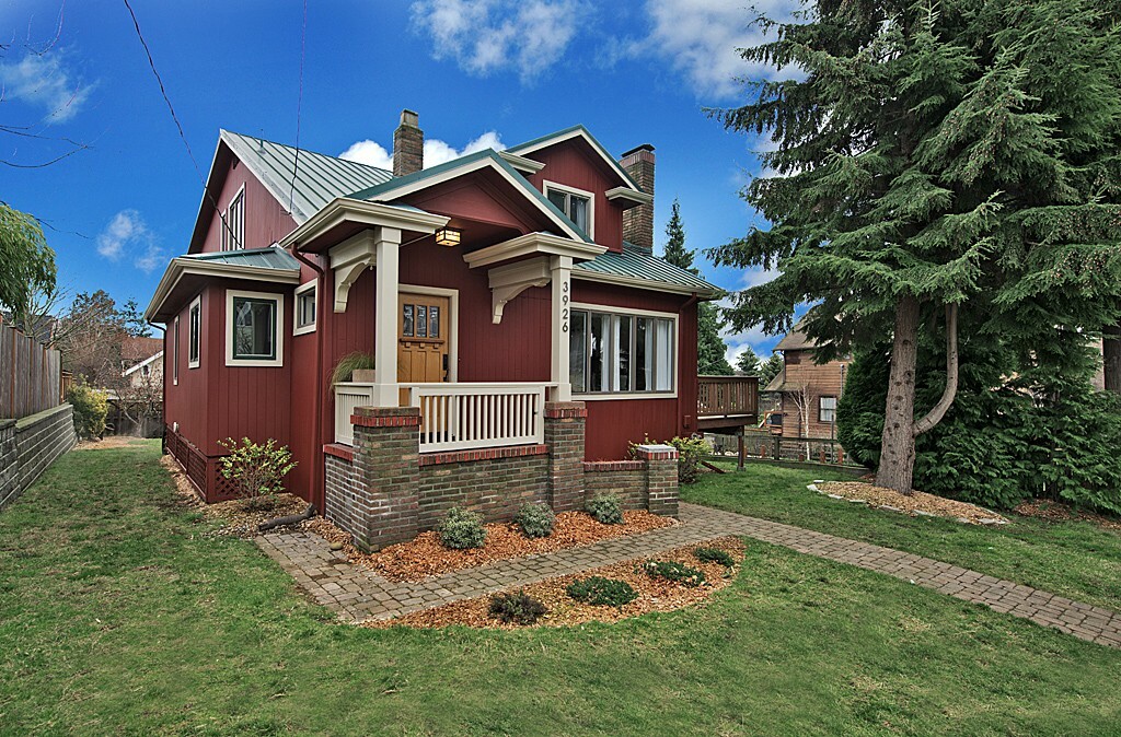 Property Photo:  3926 Sunnyside Ave N  WA 98103 