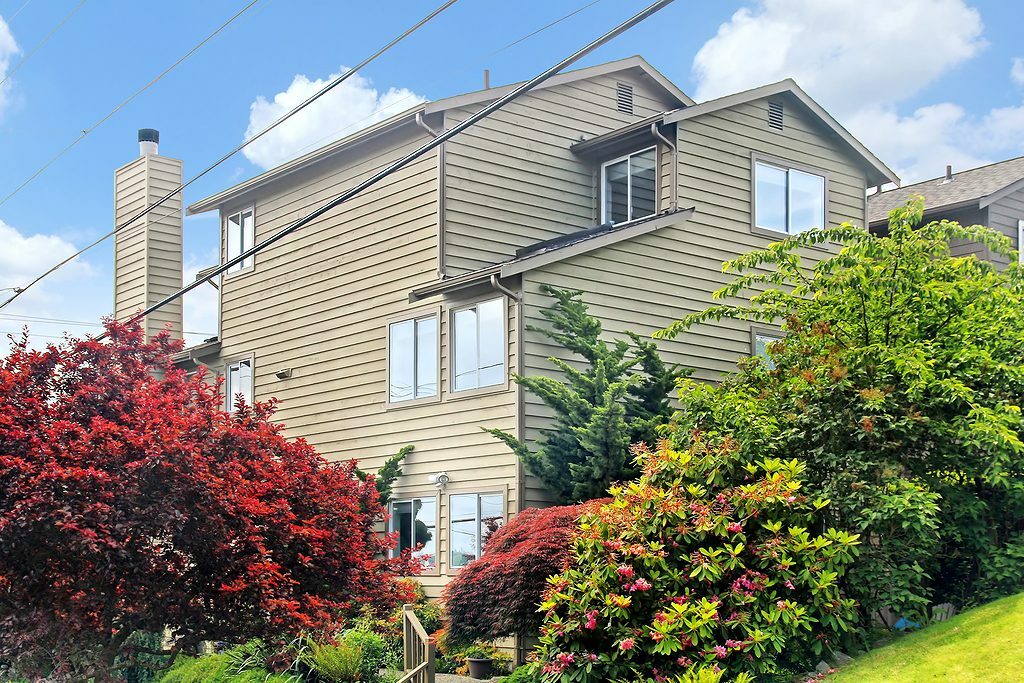 Property Photo:  7119 Dayton Ave N  WA 98103 