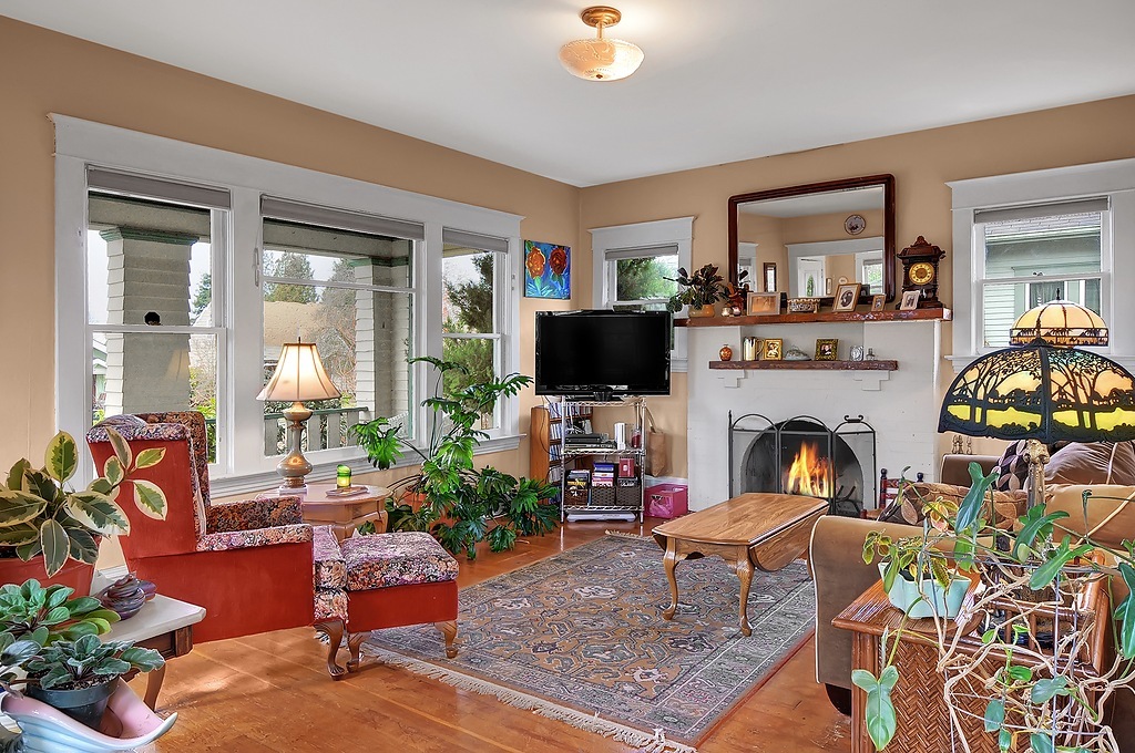 Property Photo:  1411  Hoyt Avenue  WA 98201 