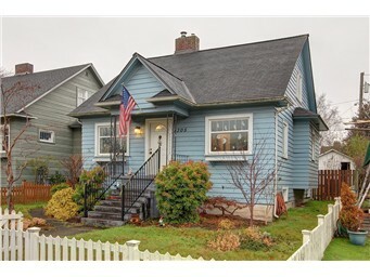 Property Photo:  1305 Oakes Ave  WA 98201 