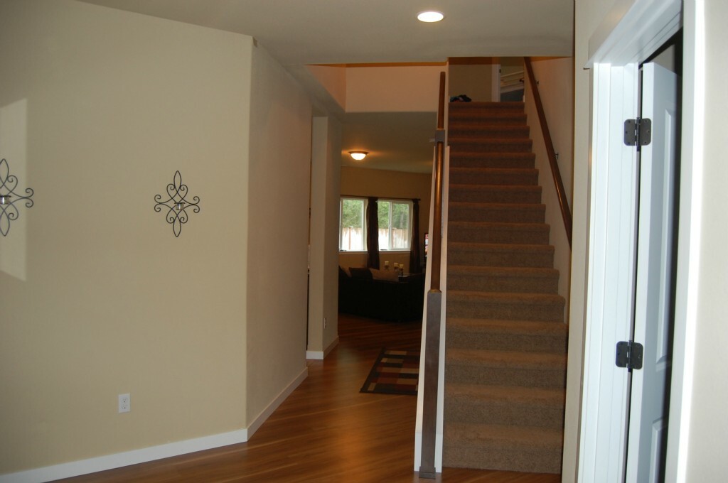 Property Photo:  19426 90th Av Ct E  WA 98338 