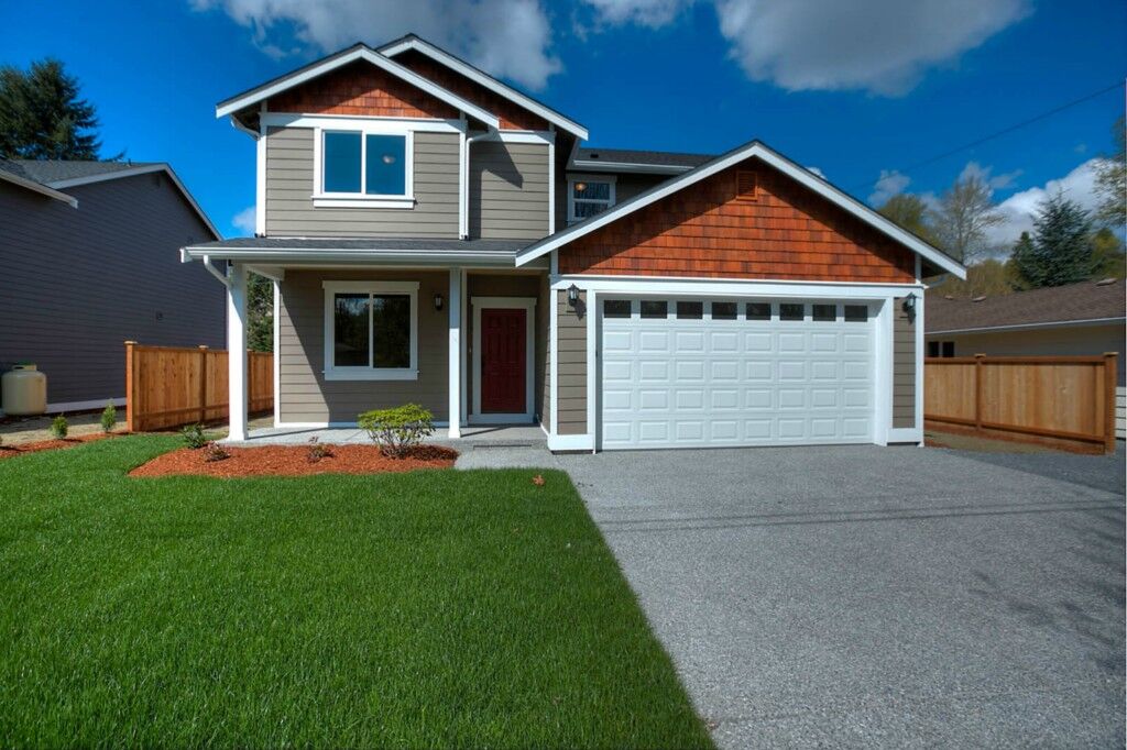 Property Photo: 1116 Orchard Ave W WA 98290