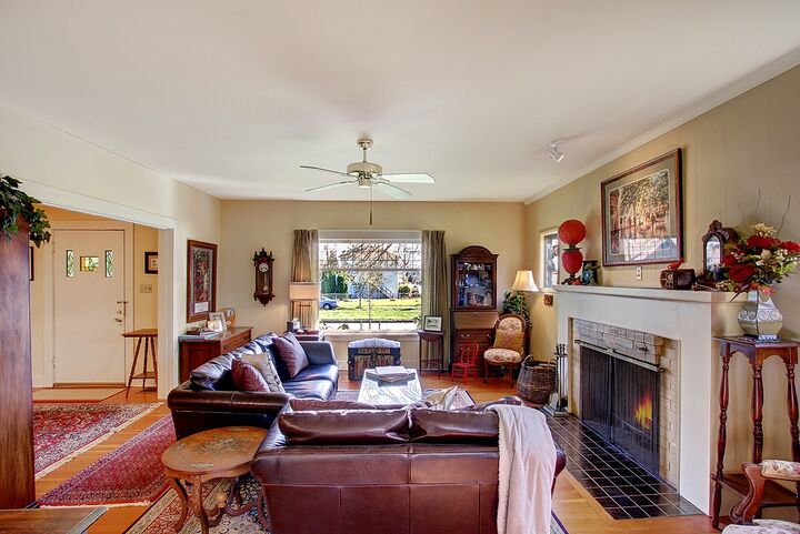 Property Photo:  1732  Colby Avenue  WA 98201 