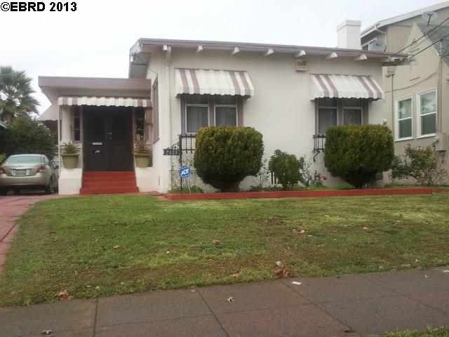 Property Photo:  2439 66th Ave  CA 94605-1916 