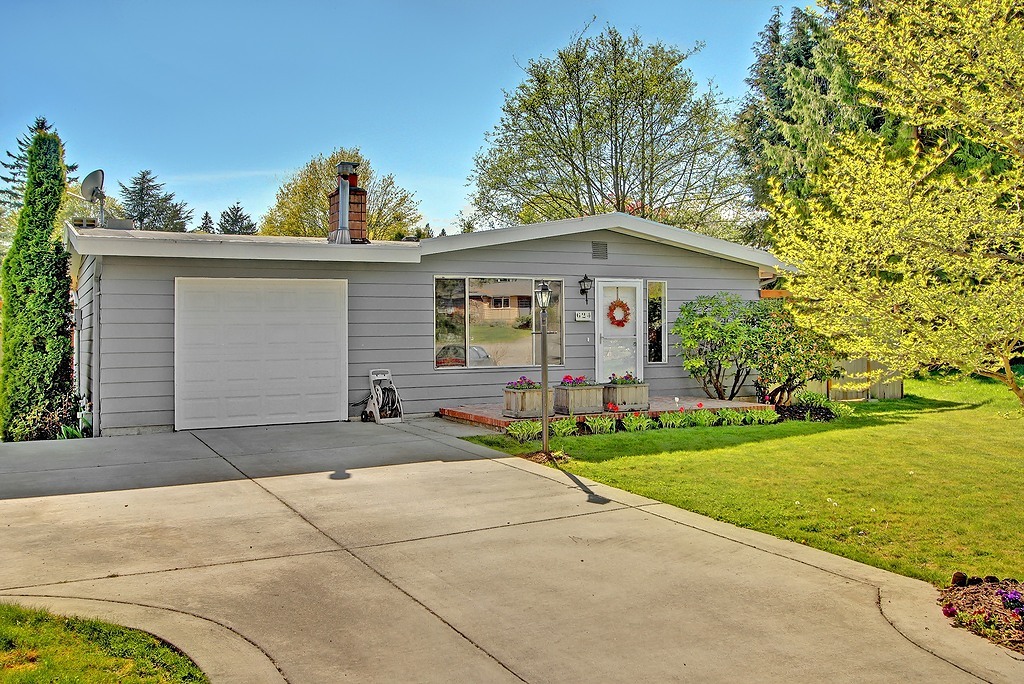 Property Photo:  624 217 St SW  WA 98021 