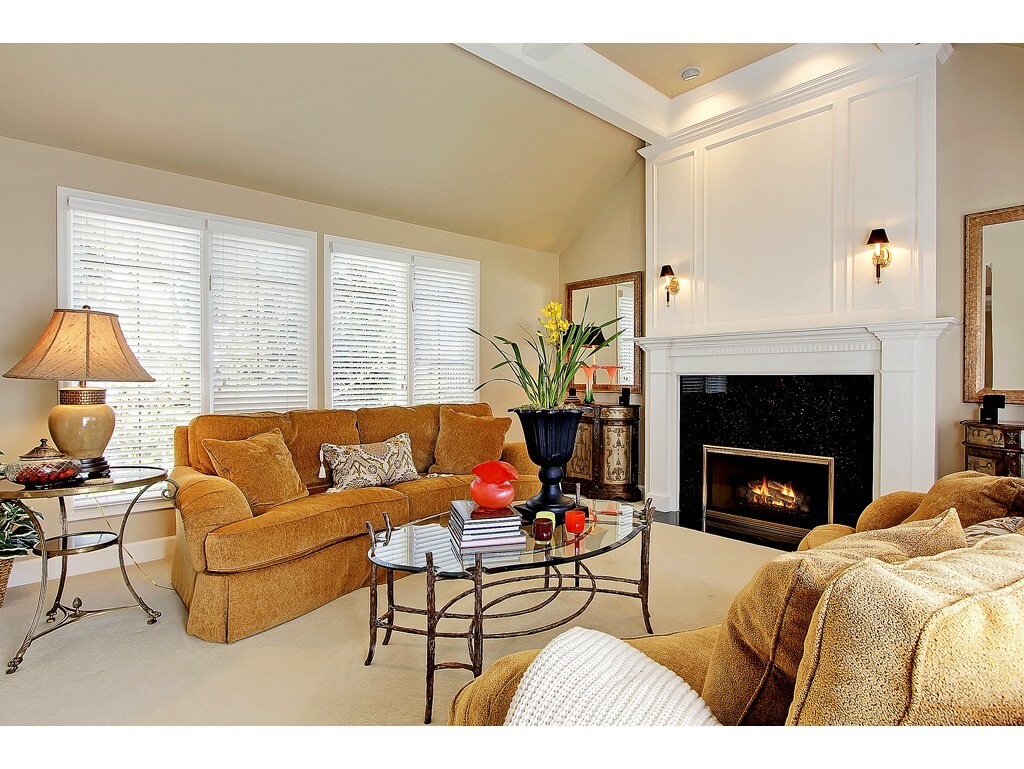 Property Photo: 8606 NE 10th St WA 98039