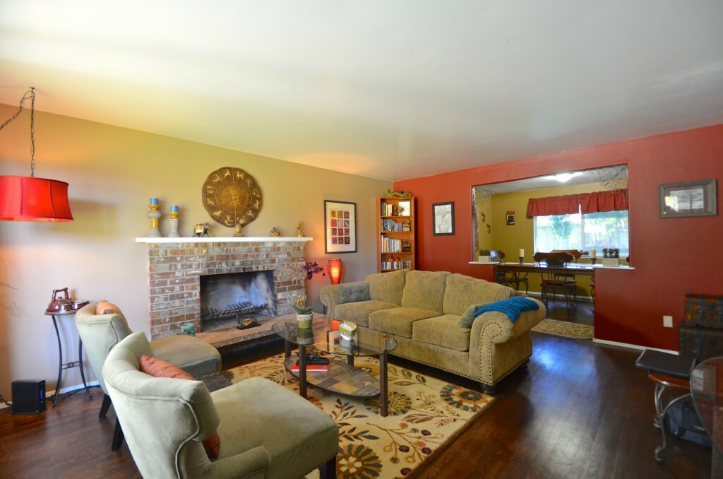 Property Photo: 16731 NE 20th St WA 98008