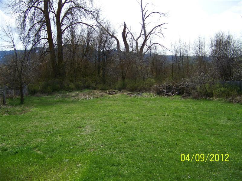 Property Photo:  411 12 Railroad St  WA 98922 