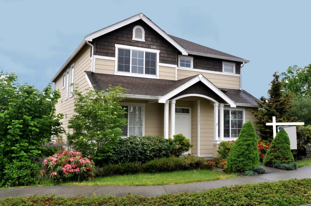Property Photo:  16901 Woodside Dr SE  WA 98058 